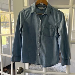 Old Navy the Classic shirt in chambray size SP